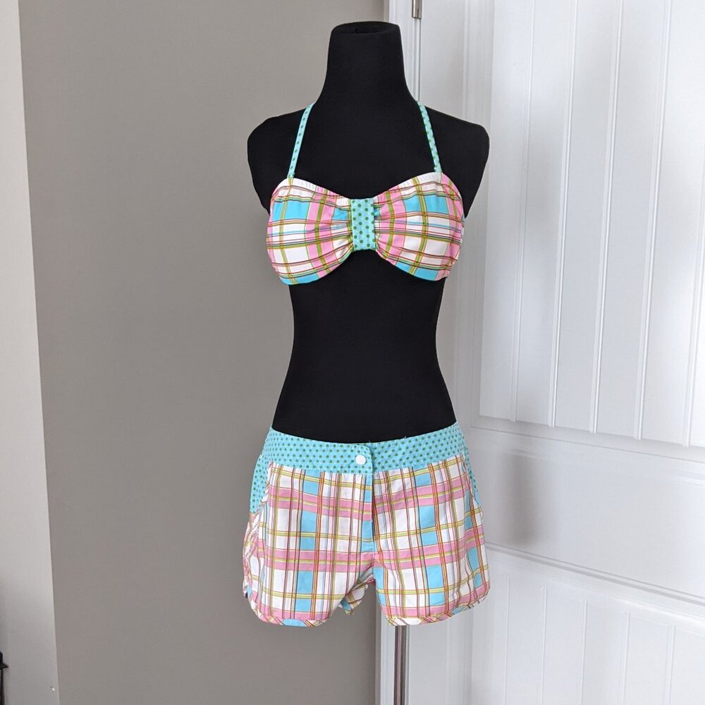 VENUS bikini top with matching swim shorts